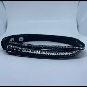 Black choker with rhinestone